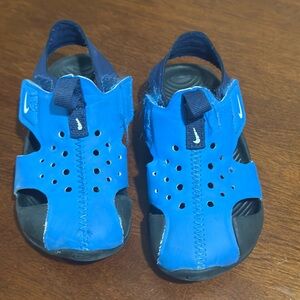 🌻 Toddler Boy Nike Sandals size 6